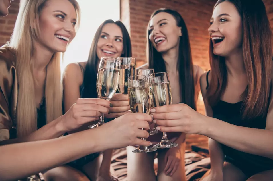 Najlepsze atrakcje na wieczór panieński w domu