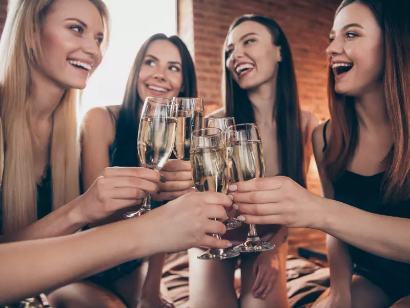 Najlepsze atrakcje na wieczór panieński w domu