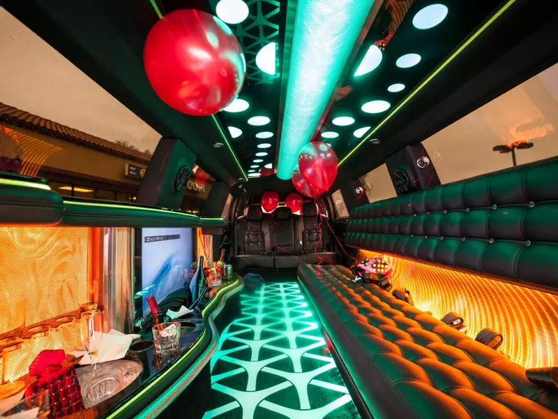 Ile kosztuje limuzyna? Poznaj koszty kupna i wynajmu